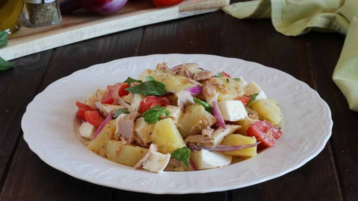 salade de pommes de terre au thon et à la mozzarella