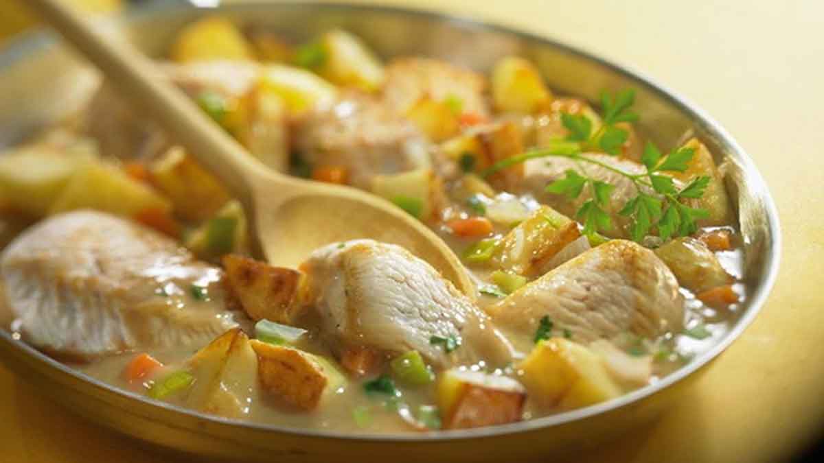 Alléchant poulet et légumes sautés à la sauce