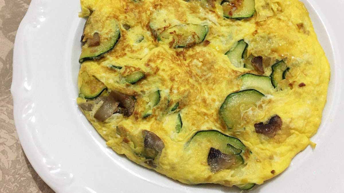 omelette aux courgettes et champignons