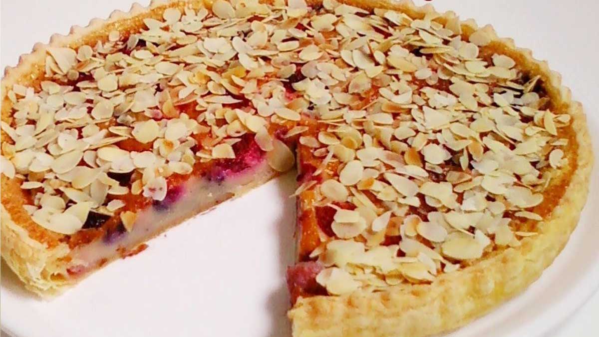 Appétissante tarte-flan aux fruits rouges