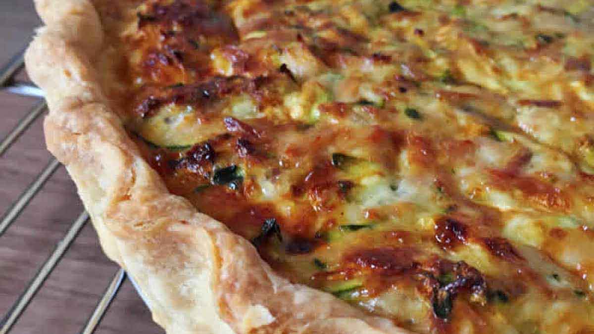 Quiche aux courgettes aux champignons et au thon