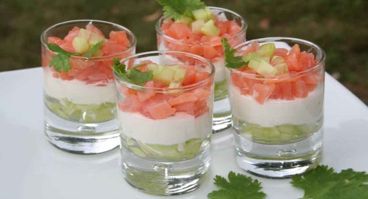 Verrines de saumon fumé au fromage blanc et au concombre