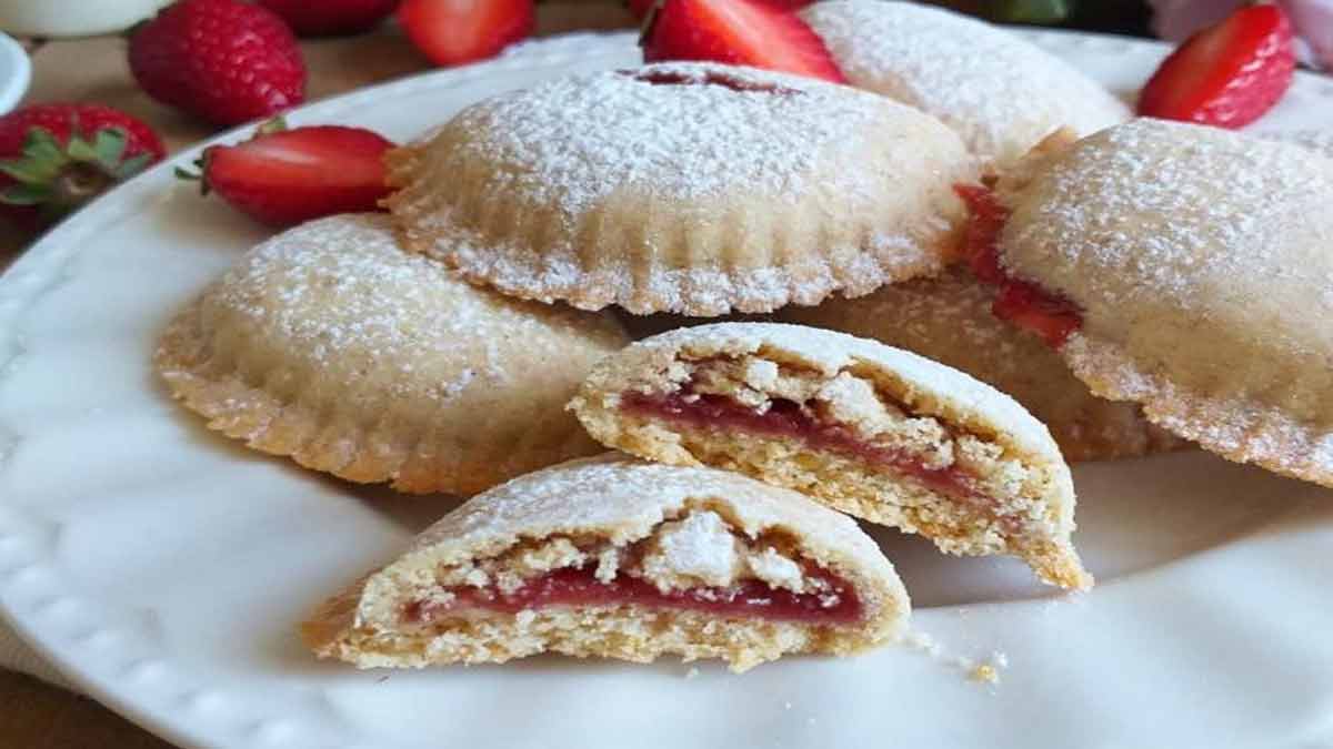 Biscuits fourrés à la confiture de fraise