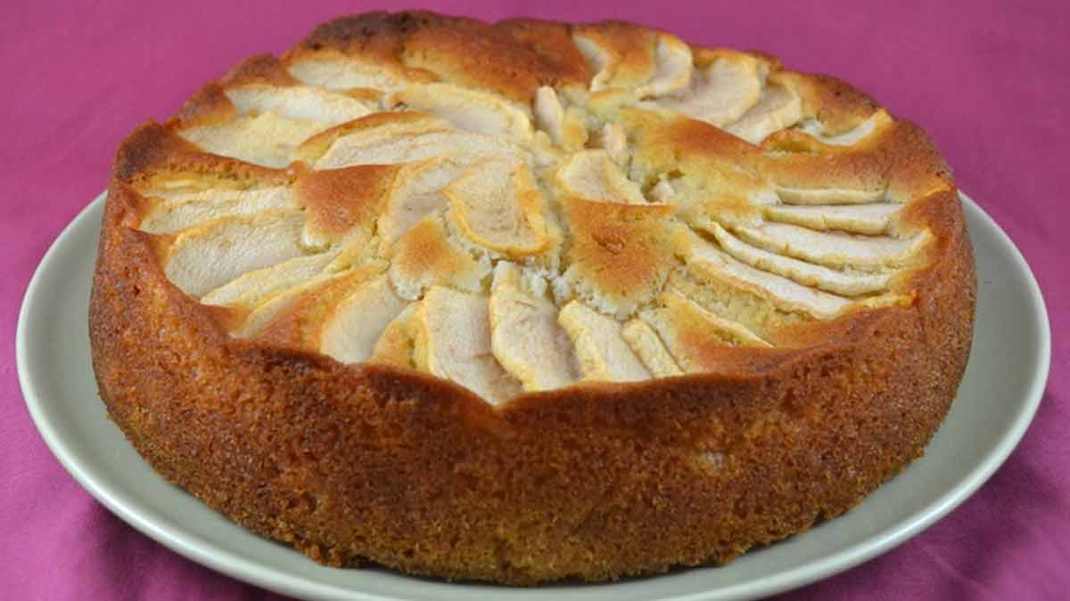 Gâteau moelleux aux pommes de grand-mère