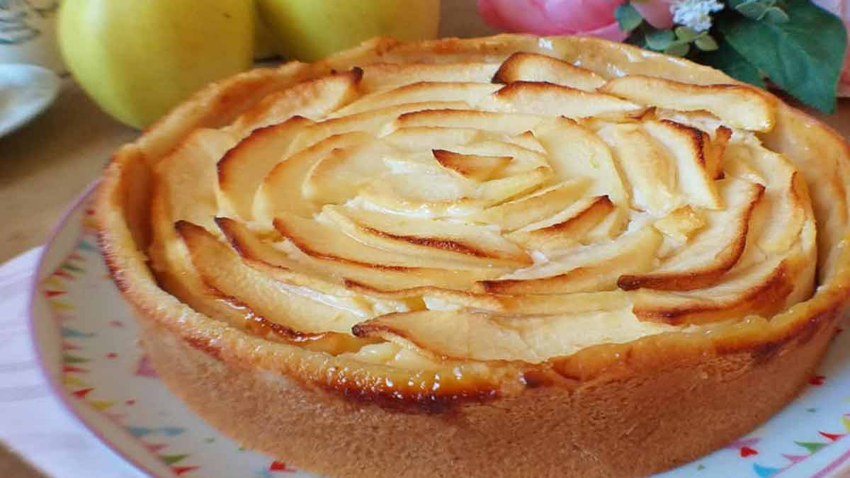 Tarte aux pommes et à la crème anglaise