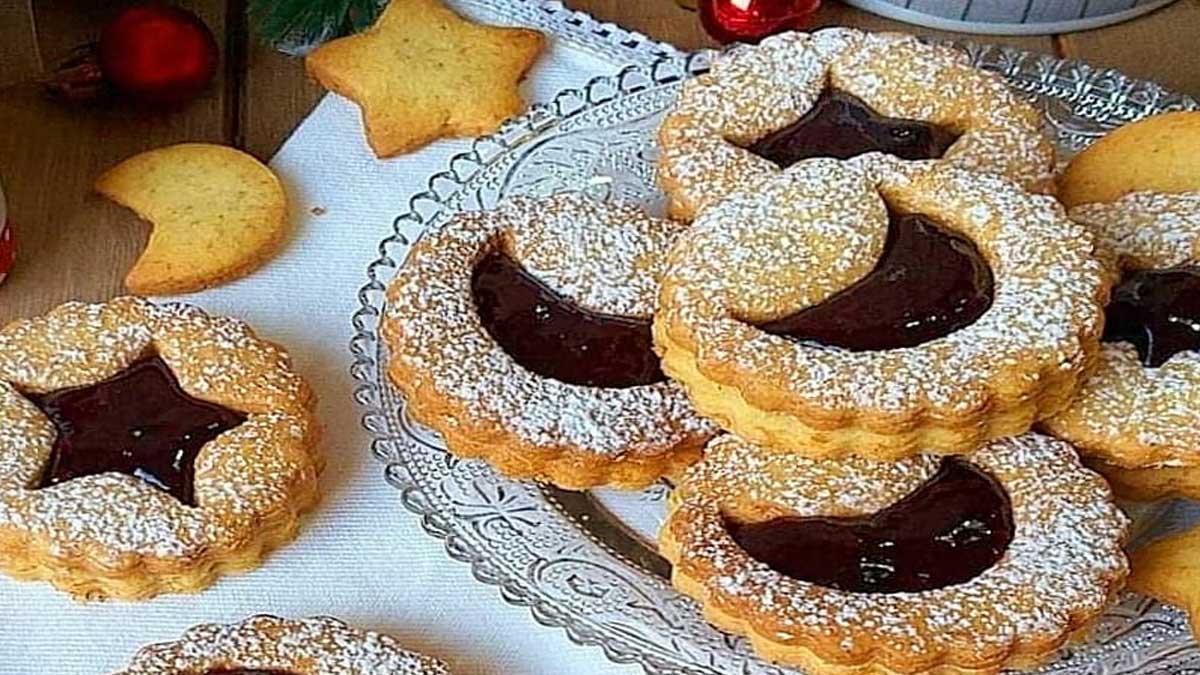 Biscuits fourrés à la confiture