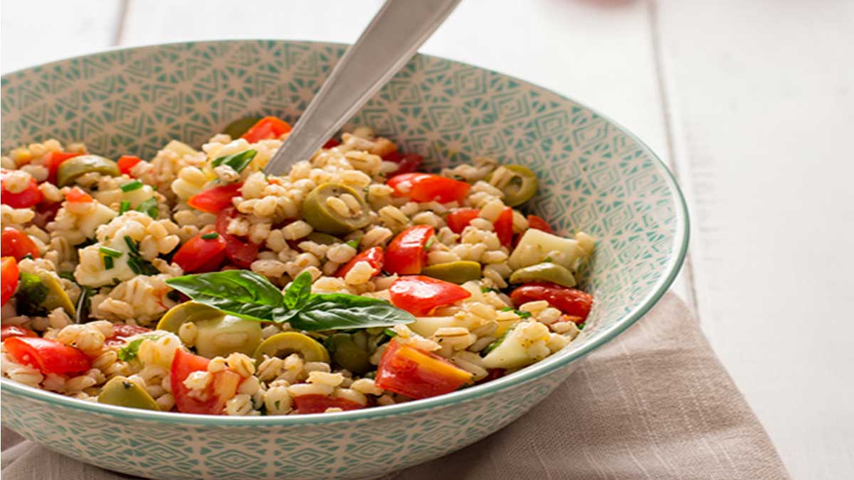 Salade d'orge aux tomates cerises et olives