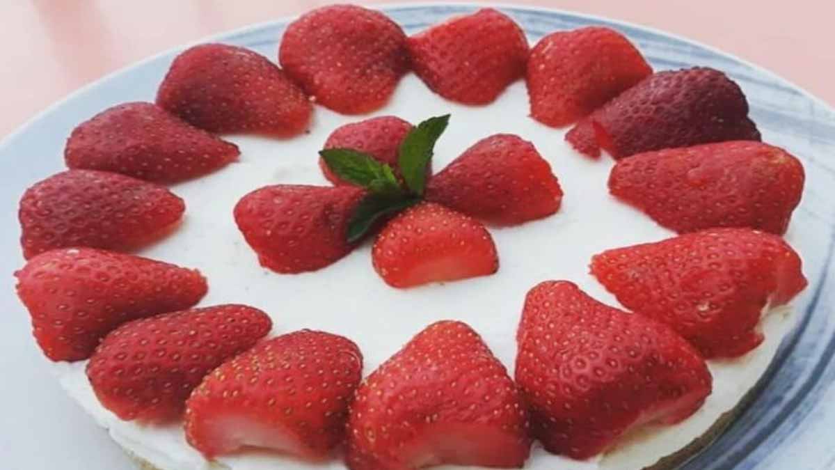 Cheesecake aux fraises et biscuits secs