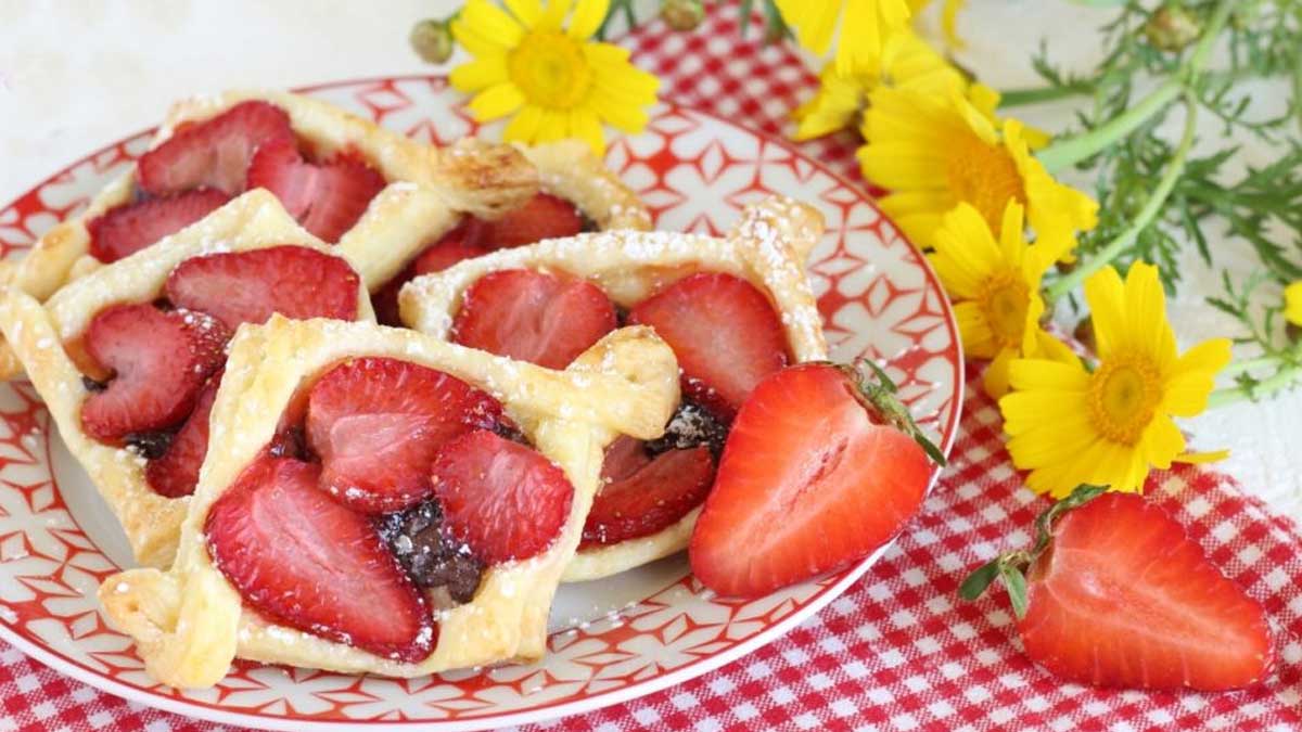 Pâte feuilletée aux fraises et chocolat noir