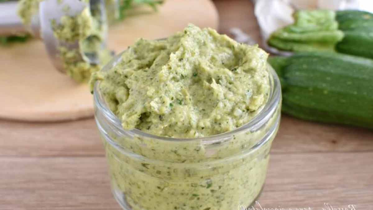 Pesto de courgettes aux pignons de pin