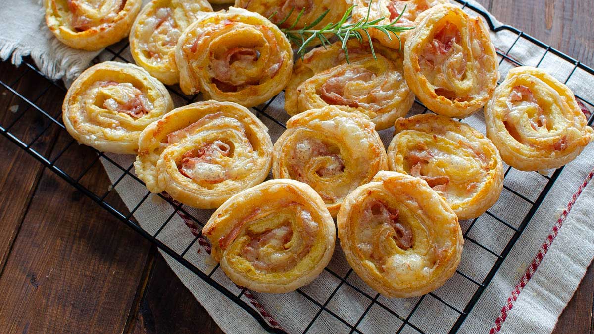 Rouleaux de pâte feuilletée aux aubergines