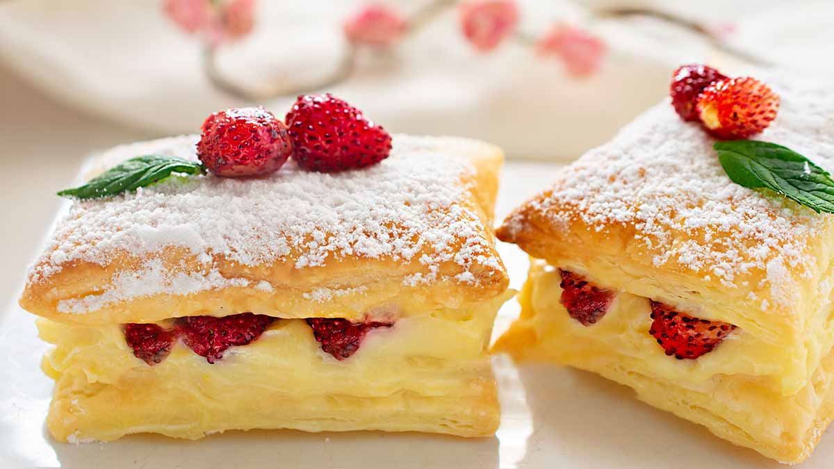 Pâte feuilletée à la chantilly et aux fraises