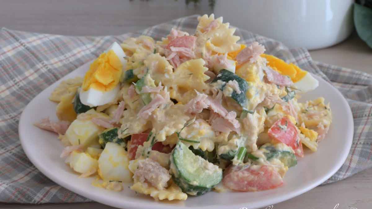 Farfalle froide au thon et aux courgettes