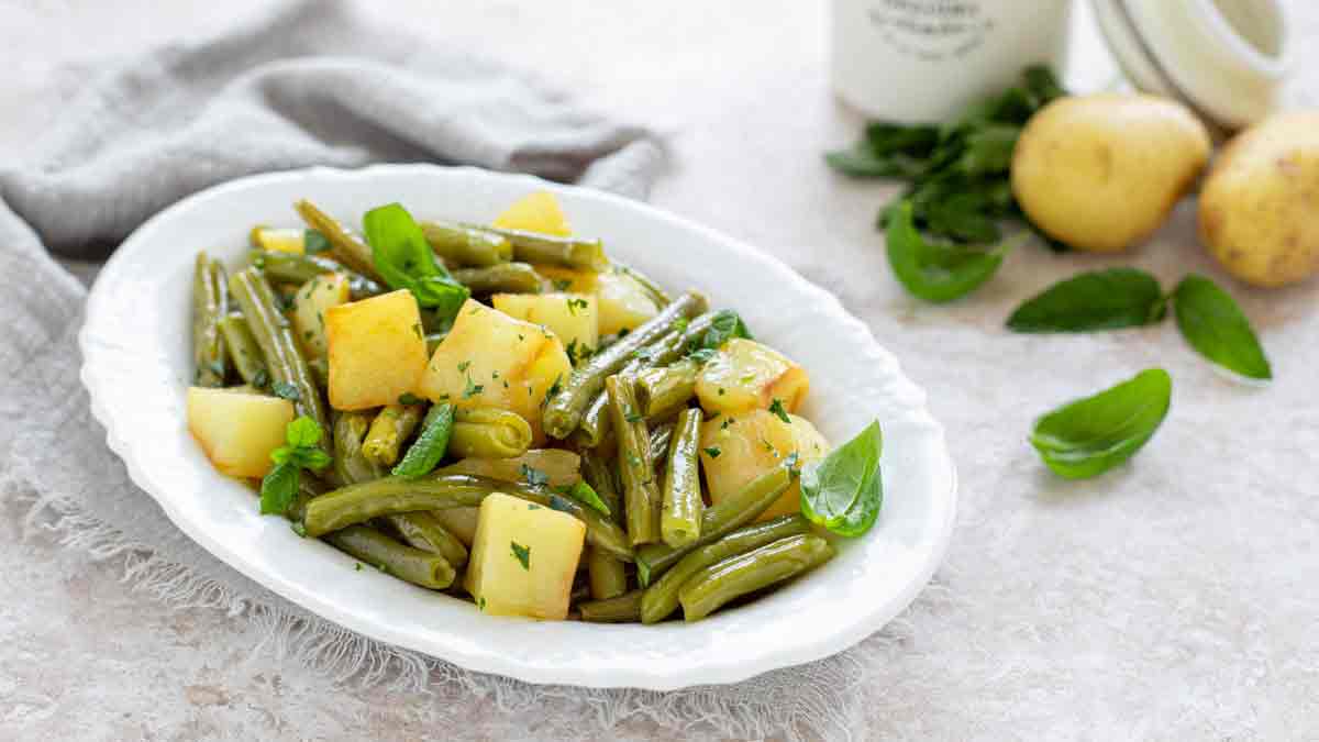 haricots verts et pommes de terre aux herbes