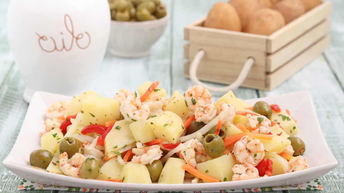 Salade de crevettes et de pommes de terre