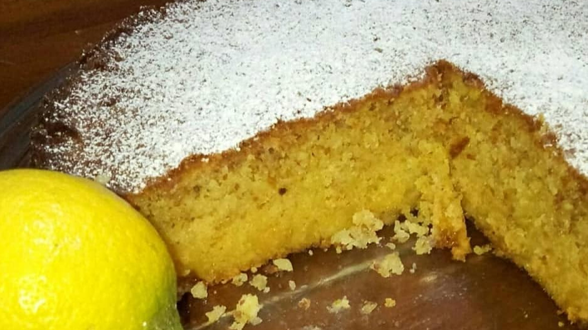 gâteau moelleux au citron et aux amandes