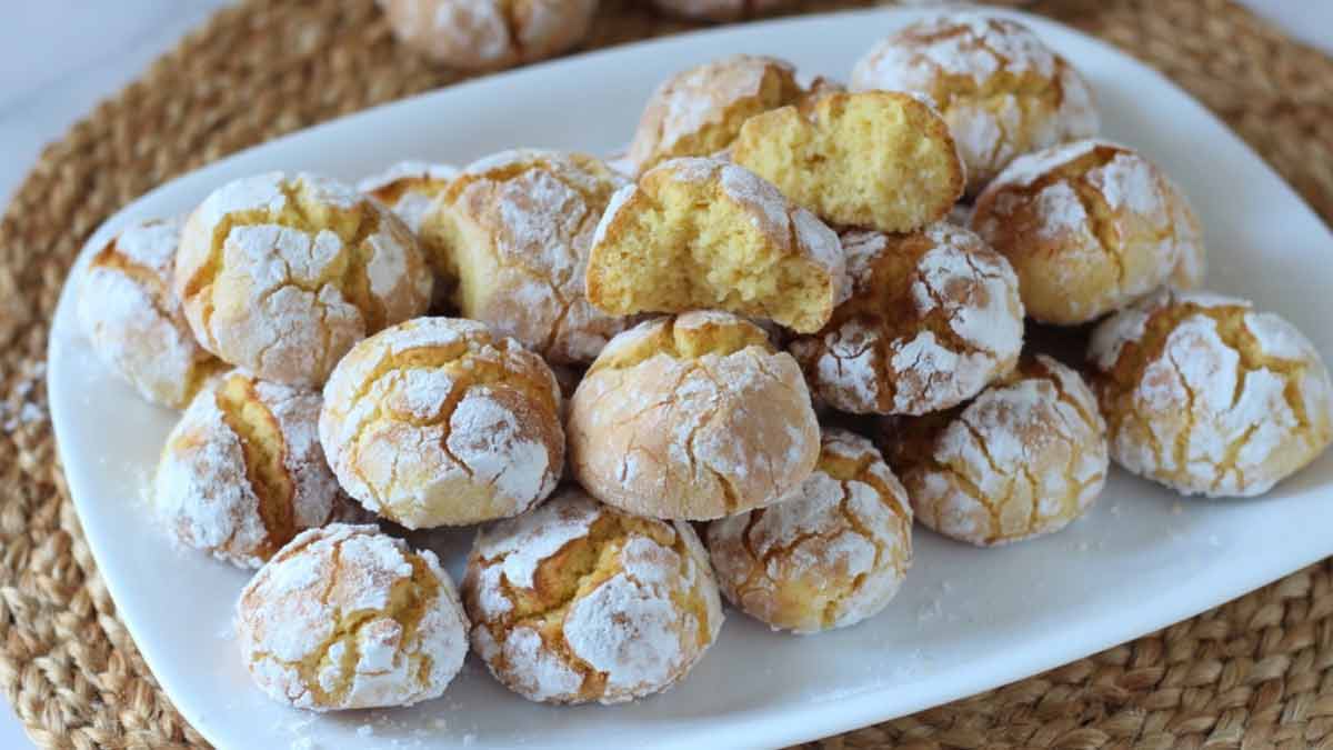 Biscuits moelleux dans une friteuse à air