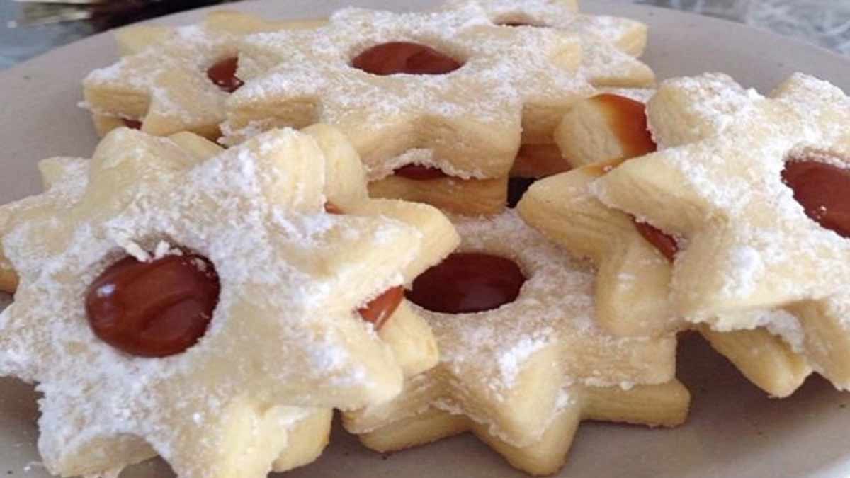 Biscuits sablés fourrés au caramel au beurre salé