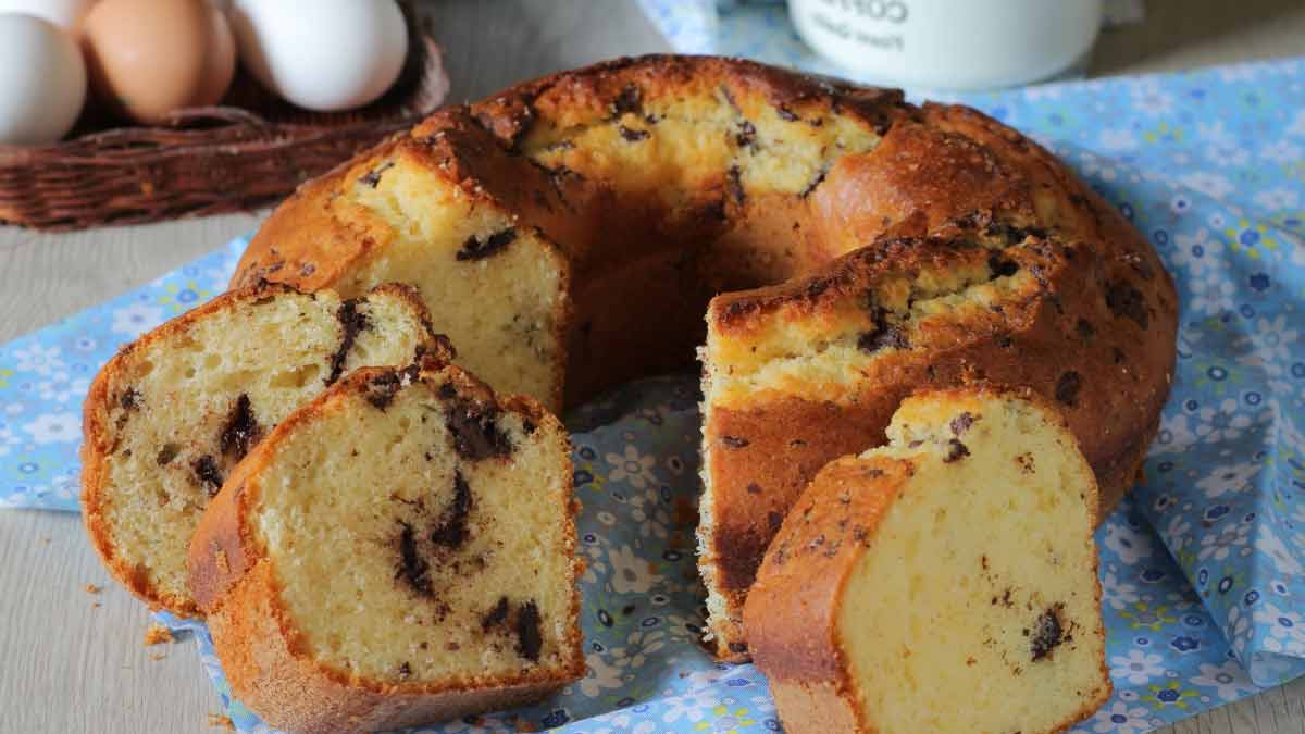 Gâteau moelleux au yaourt et au chocolat