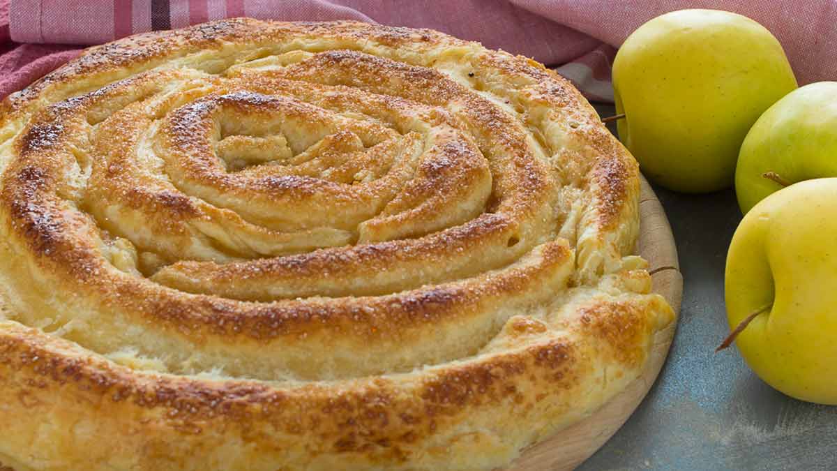 tarte aux pommes avec pâte feuilletée 