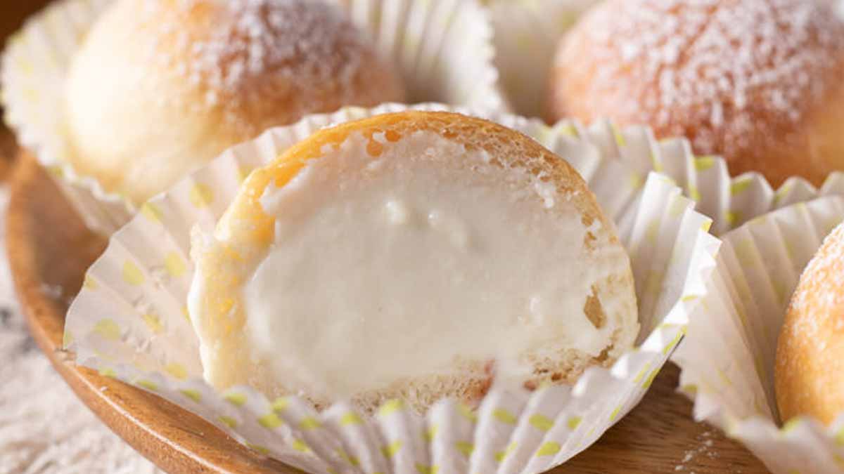 Brioches aux flocons de neige, garnies de crème de lait onctueuse et très gourmande