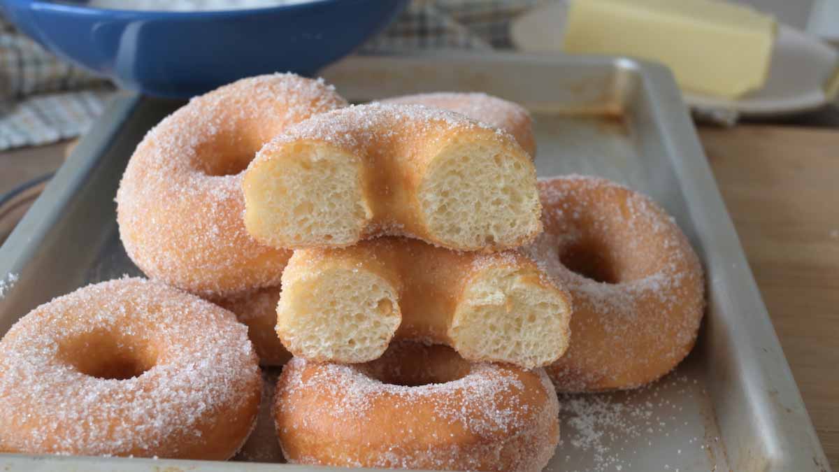 Donuts aux pommes de terre parfumés au citron