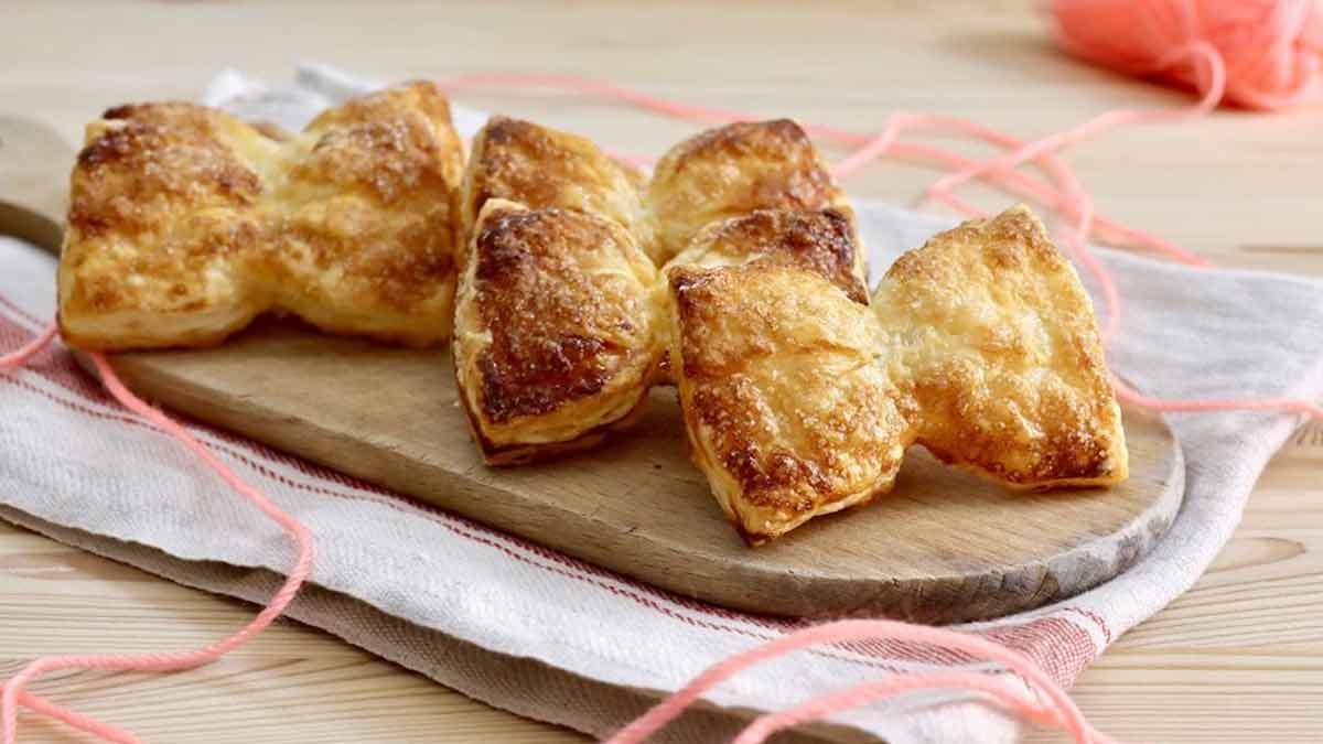 Un gâteau feuilleté exceptionnel à la confiture et aux pommes pour satisfaire toute la famille