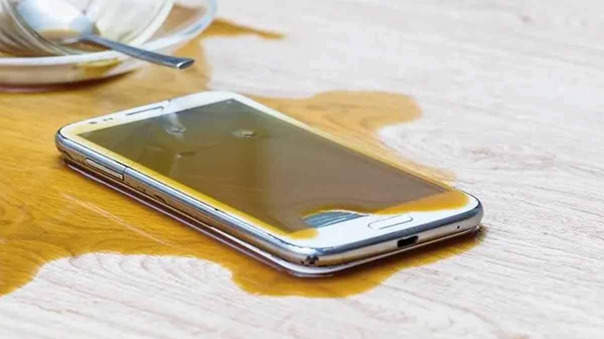 Un téléphone noyé dans l’eau par accident que faut-il faire face à ce genre de problème