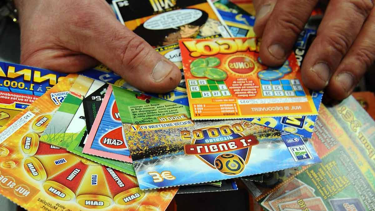 Les fameux gagnants de la carte à gratter « Jackpot » une victoire très émouvante et vraiment inattendue pour le père de famille