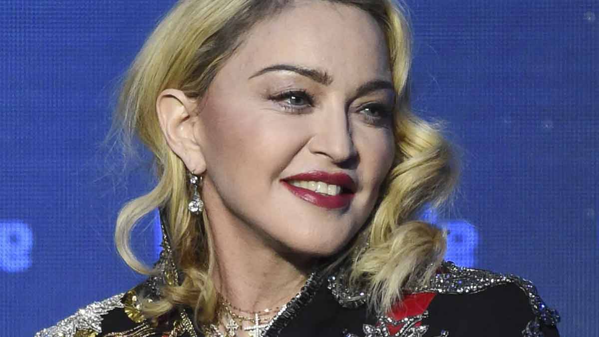 madonna-hospitalisee-en-raison-de-ses-problemes-de-sante-elle-est-obligee-de-reporter-sa-tournee-mondiale