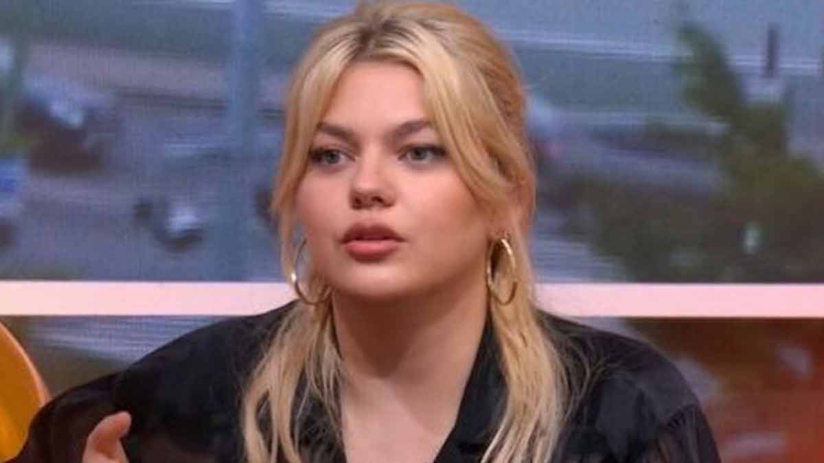 louane-en-plein-tourment-sa-fille-esmee-agee-de-3-ans-est-gravement-malade