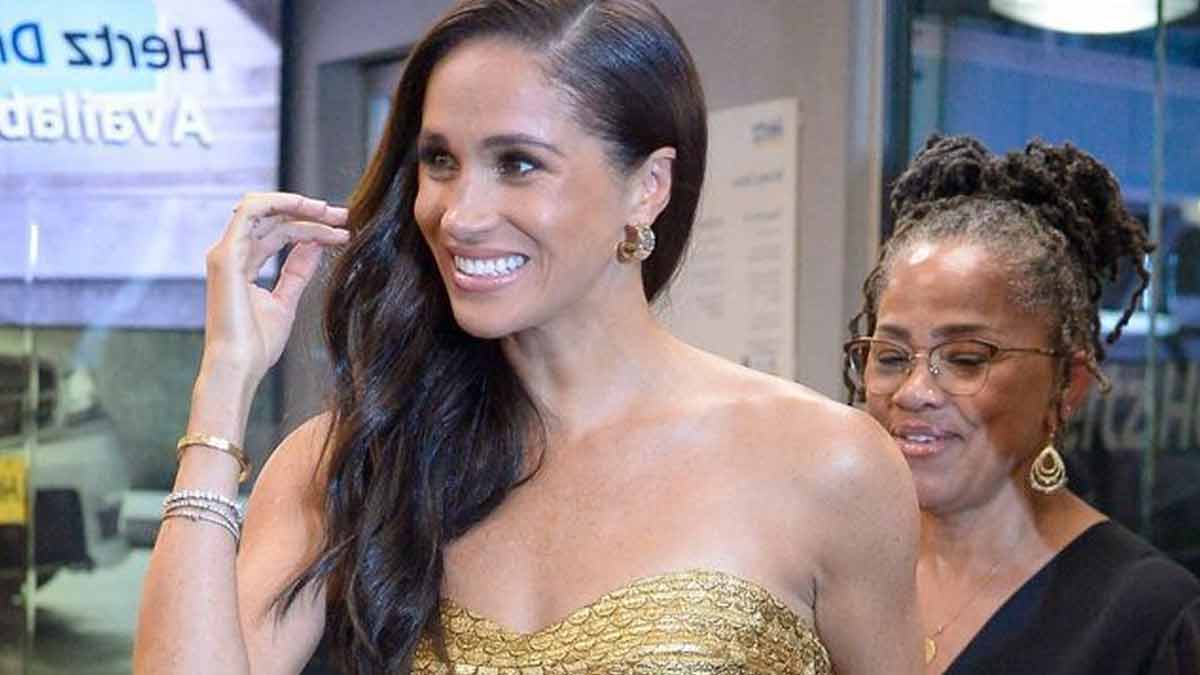 meghan-markle-fete-ses-42e-anniversaire-sa-robe-tres-moulante-divise-les-internautes