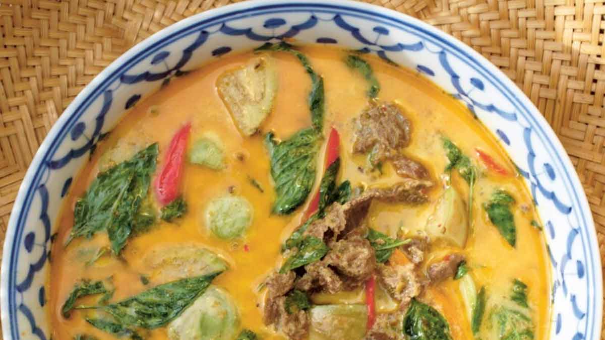 succulent-curry-de-boeuf-au-lait-de-coco-irresistiblement-bon-et-aromatise