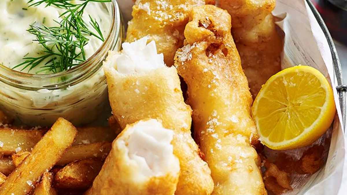 fish-chips-croustillants-avec-sauce-remoulade-a-laneth