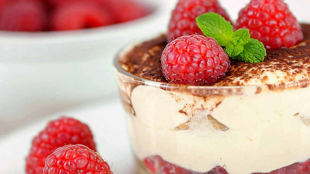 tiramisu-nutella-et-framboise-des-verres-pour-les-amoureux-a-savourer-en-duo