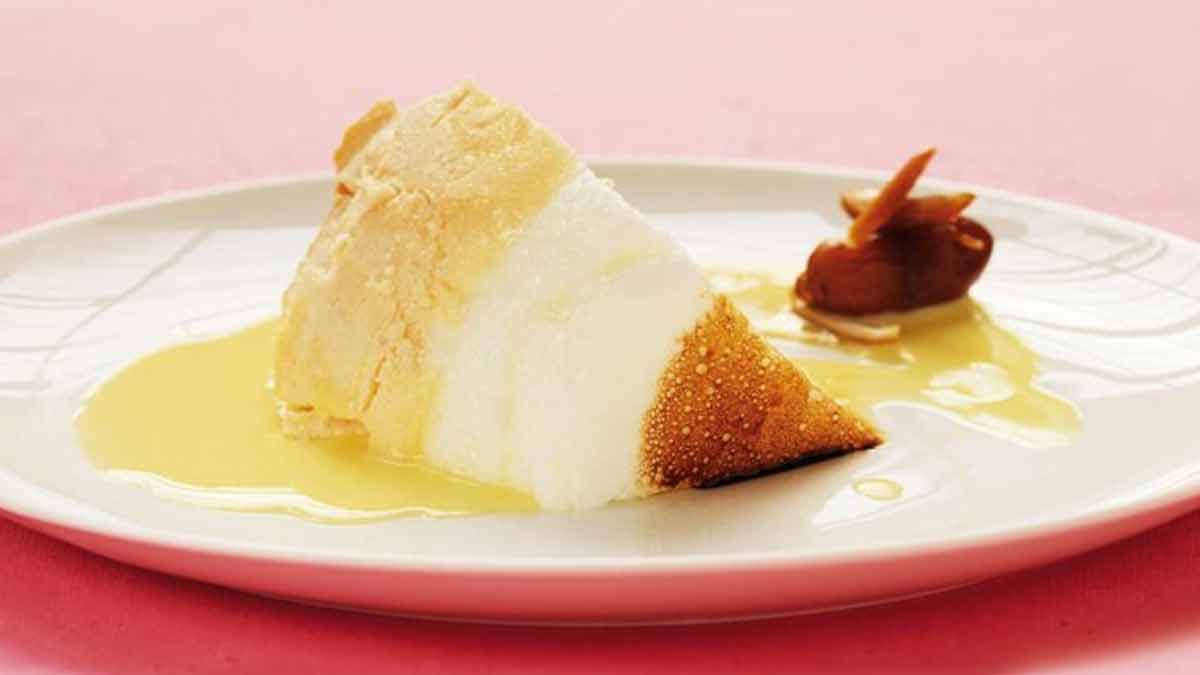 ile-flottante-a-la-chicoree-et-dattes-caramelisees-subtilement-citronnee