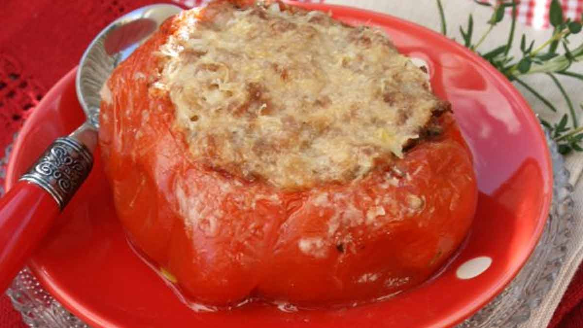 salade-de-tomates-coeur-de-boeuf-farcies-pour-un-repas-estival